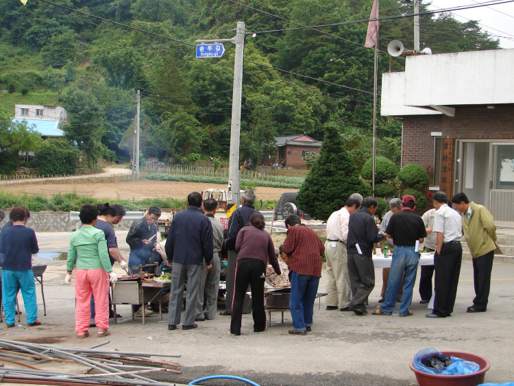 해가 저물도록 함께 하시고 즐거워 하신 어르신들께 감사드리며 새로운 출발 부탁드립니다.
