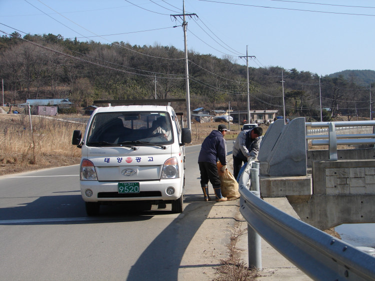 차량으로 실어서 나르는 조도 열심히 군요