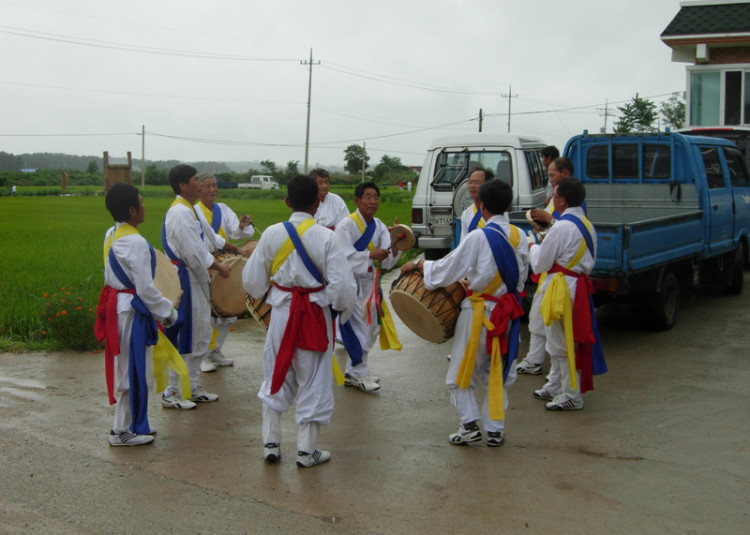 행사에 흥을 돋을 풍물패